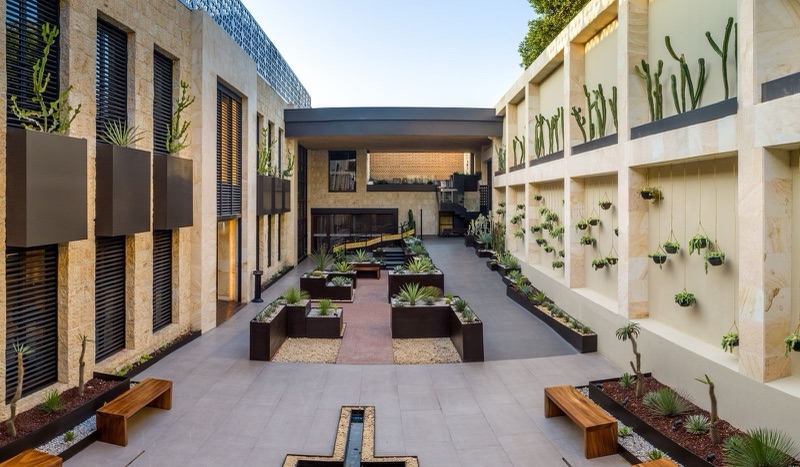 Grand Fiesta Americana Oaxaca — courtyard