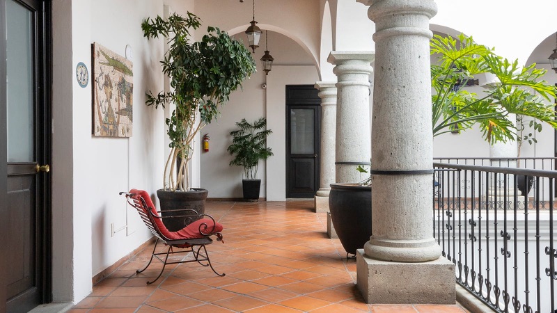 Hotel Boutique Na'ura — colonial courtyard